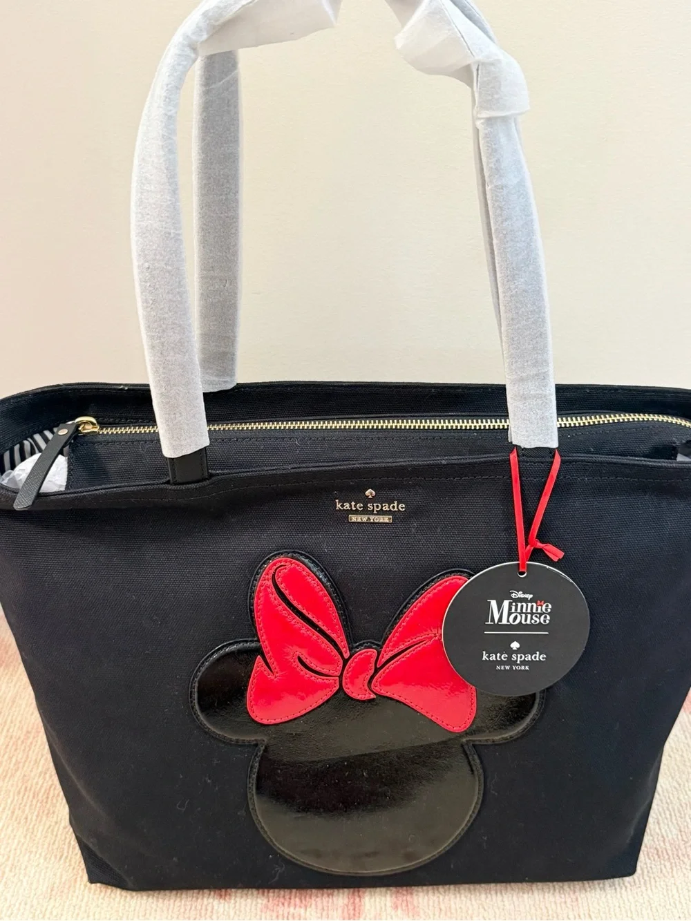 New with tags kate spade Minnie Mouse Black Tote with Red Bow